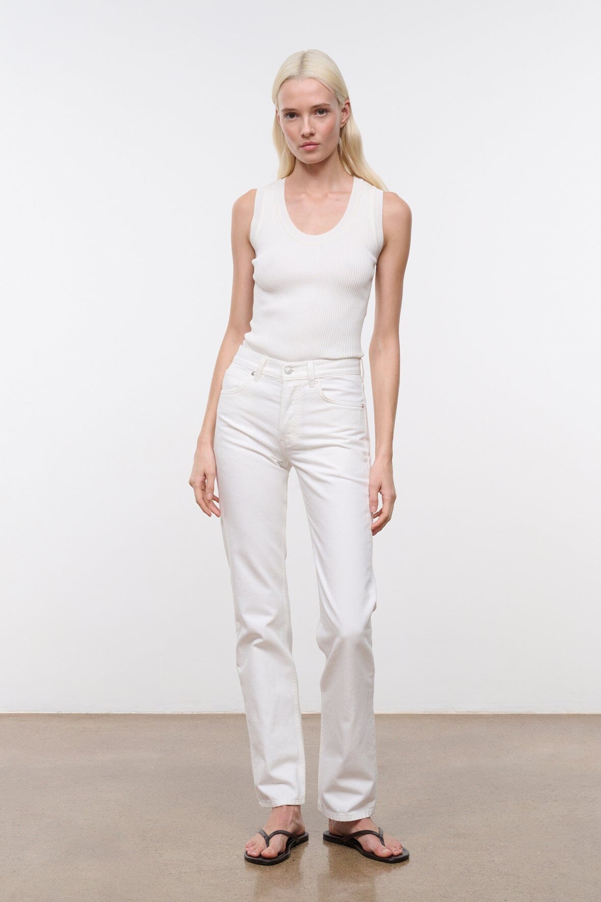 Teddy Straight Jean | White