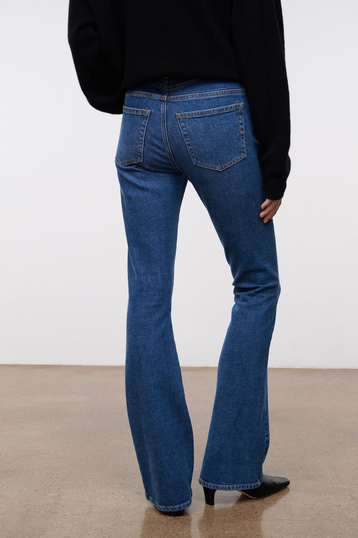Kyle Stretch Flare Jean | Stone Blue
