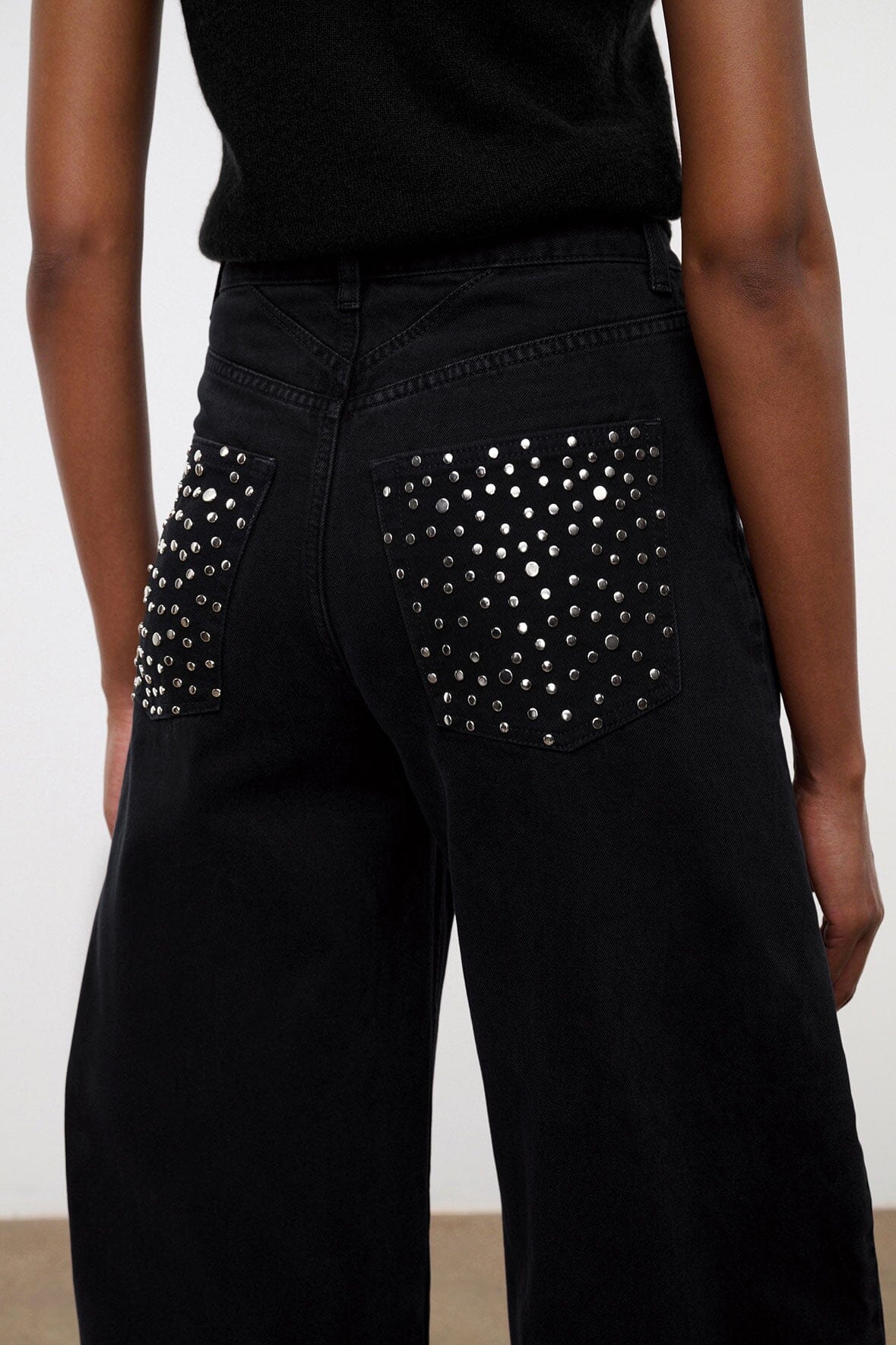 Jackson Barrel Jean | Studded Black