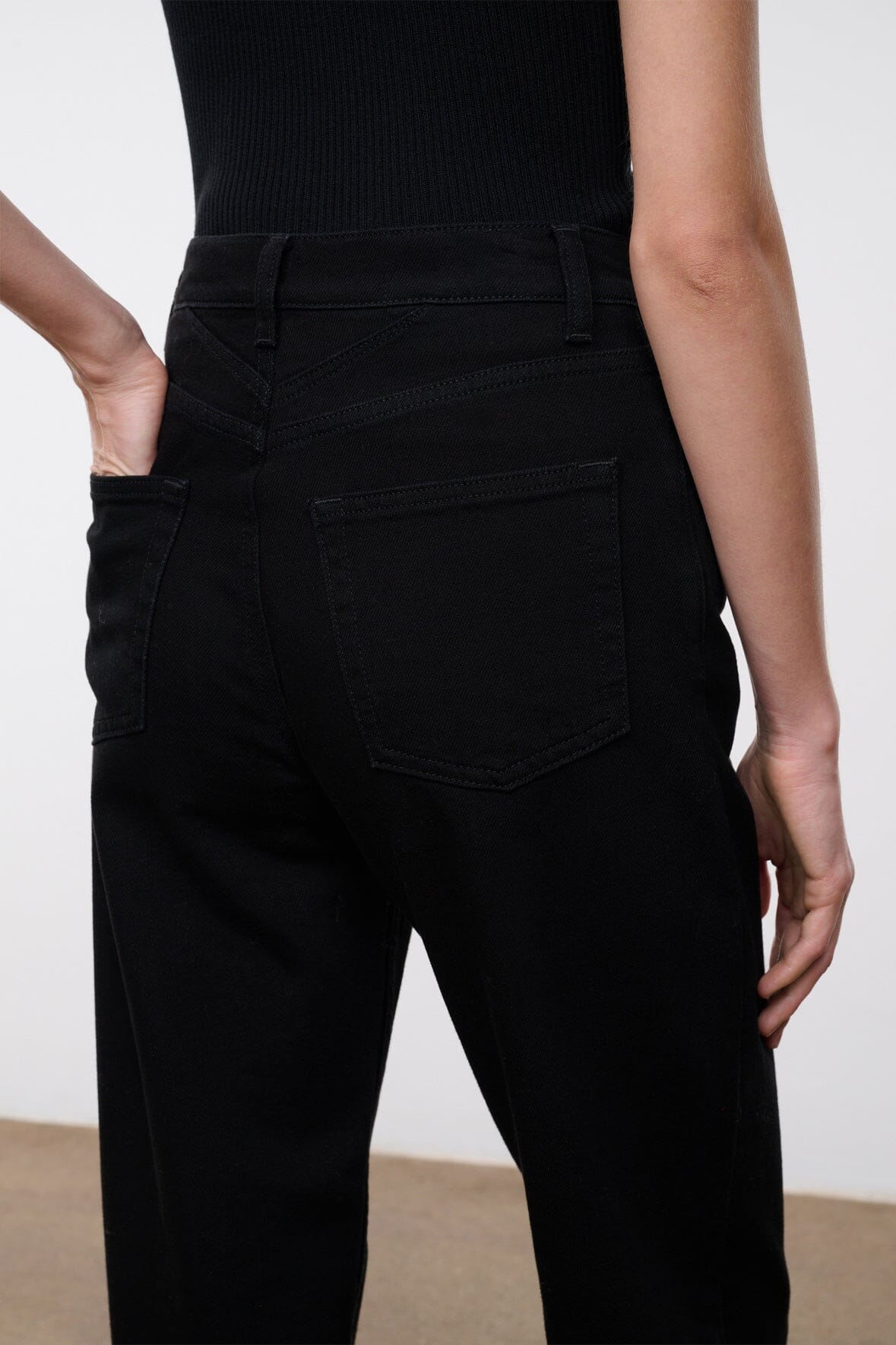 Leo High - Rise Jean | Black